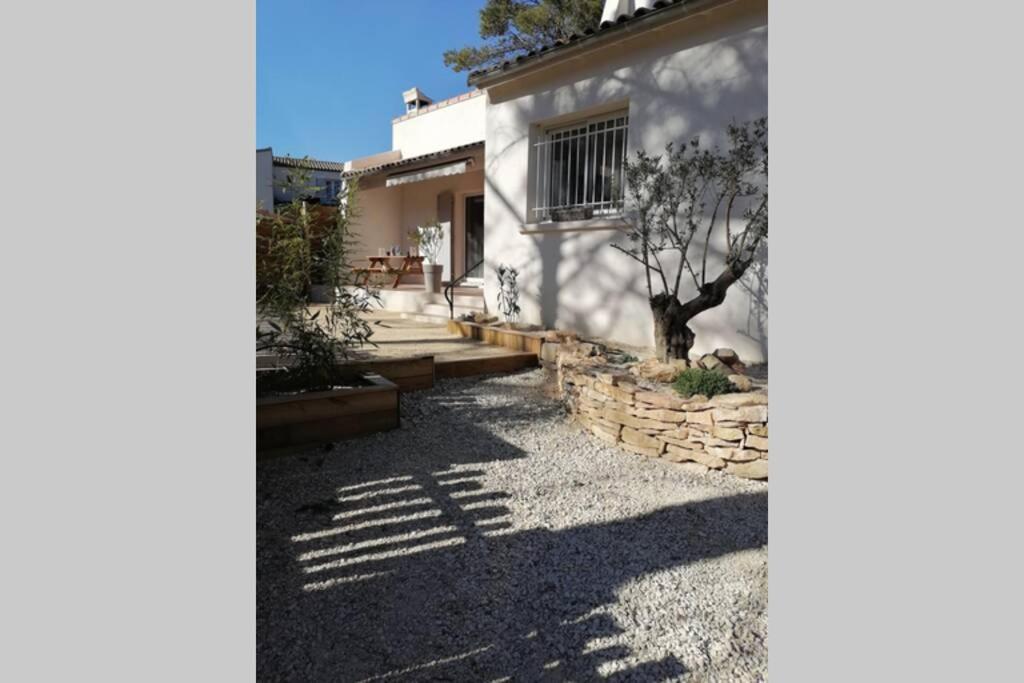 MAISON 5 Personnes EN GARRIGUE - PISCINE-SPA PRIVÉ Langlade Exterior foto
