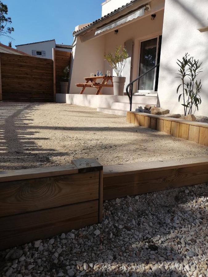 MAISON 5 Personnes EN GARRIGUE - PISCINE-SPA PRIVÉ Langlade Exterior foto